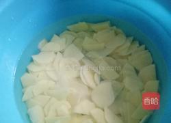 素炒土豆片的做法图解1