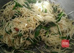 韭菜炒茭瓜丝的做法图解5