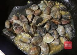 蛤蜊罗勒意面的做法图解7