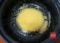 砂锅小米粥的做法图解1