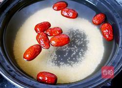 砂锅小米粥的做法图解2