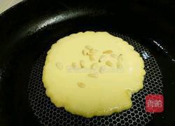 松子奶香玉米饼的做法图解12