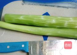 素炒莴笋的做法图解1