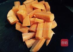 排骨胡萝卜玉米汤的做法图解2