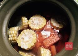 排骨胡萝卜玉米汤的做法图解4
