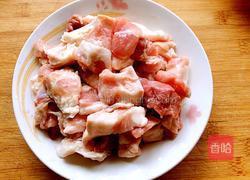 红烧肉炖豆腐的做法图解1