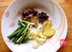 红烧肉炖豆腐的做法图解3