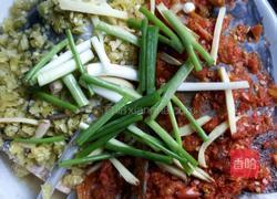 双色剁椒鱼头的做法图解7