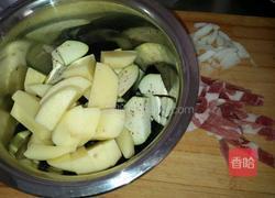 猪肉炖茄子土豆的做法图解1