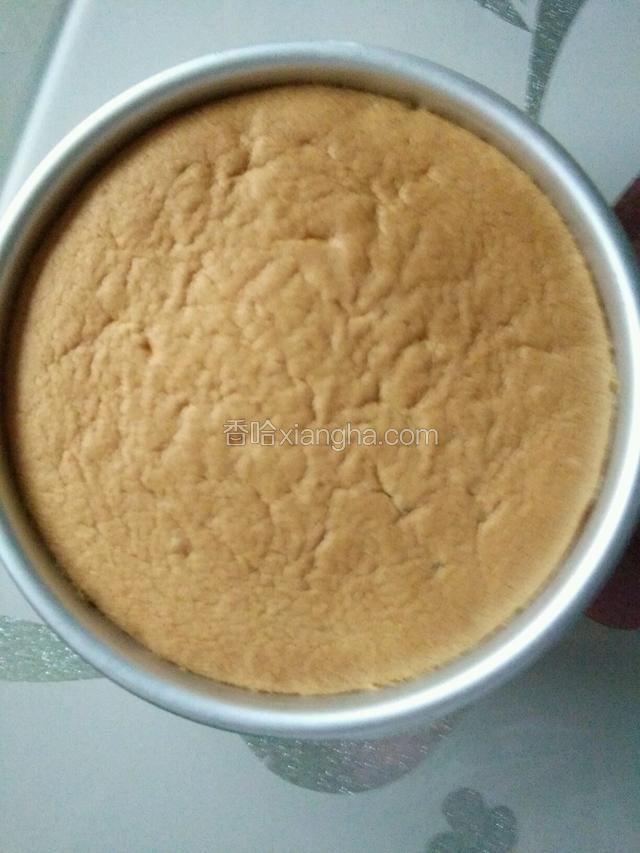 取出振两下振出热气，倒扣冻凉脱膜