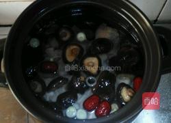 猪骨香菇煲的做法图解4