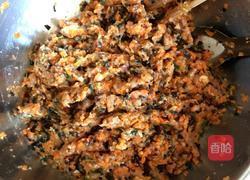 猪肉木耳胡萝卜水饺的做法图解5