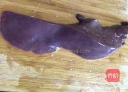 青椒炒猪肝的做法图解1