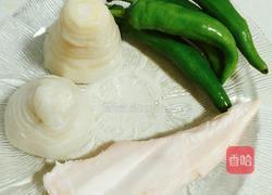 肥肉爆炒青椒酸笋的做法图解1