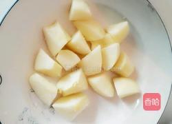 冰糖苹果银耳汤的做法图解3