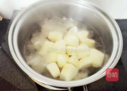 冰糖苹果银耳汤的做法图解5