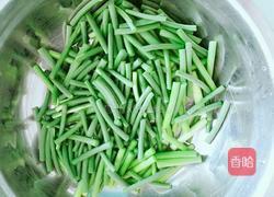 蒜薹肉片的做法图解1