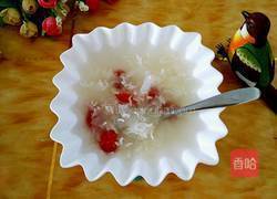 醪糟银耳羹的做法图解1