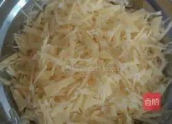 Illustration of how to make salt and pepper corn potato cakes 1