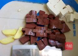 鸭血豆腐的做法图解1