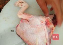 胡萝卜青椒炒鸭肉的做法图解1