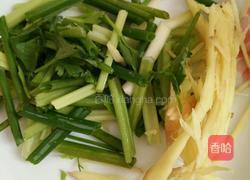 胡萝卜青椒炒鸭肉的做法图解2