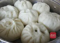 Illustration of how to make kidney bean and pork buns 9