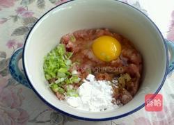 生菜肉丸汤的做法图解3
