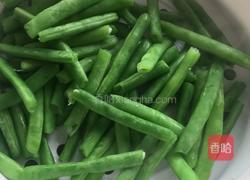 烤肠炒四季豆的做法图解4