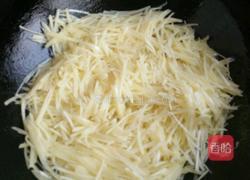 糖醋土豆丝的做法图解3
