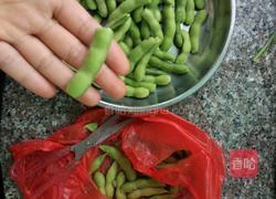 盐水煮毛豆的做法图解1