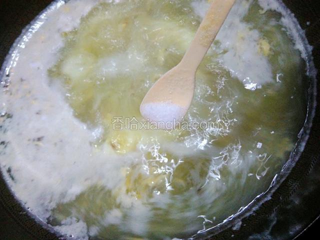 加少许食盐，解腻。