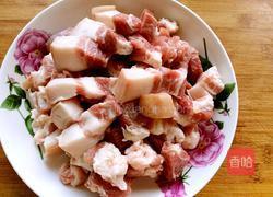 红烧肉炖豆角的做法图解1