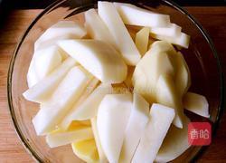 排骨烧土豆芹菜的做法图解2
