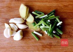 排骨烧土豆芹菜的做法图解4