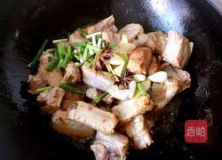 排骨烧土豆芹菜的做法图解5
