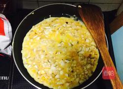 松茸奶酪蛋饼的做法图解2