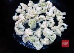 肉沫圆椒炒菜花的做法图解4