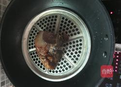 土豆腊肉焖大米饭的做法图解2