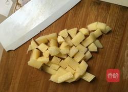 土豆腊肉焖大米饭的做法图解3