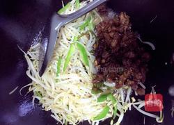 肉炒绿豆芽的做法图解6