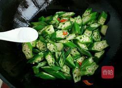 秋葵炒鸡蛋的做法图解6