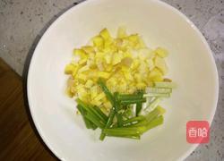 洋葱炒鳝鱼的做法图解2