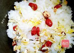 百合莲子银耳羹的做法图解4