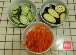 五彩手擀面的做法图解1