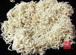 火腿鸡蛋炒面的做法图解5