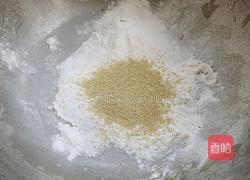 戗面馒头的做法图解1