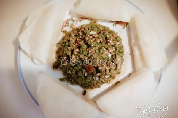 豇豆米炒肉卷饼