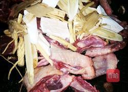 鸽子药膳汤的做法图解2