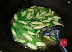 猪粉肠炒六棱豆的做法图解4